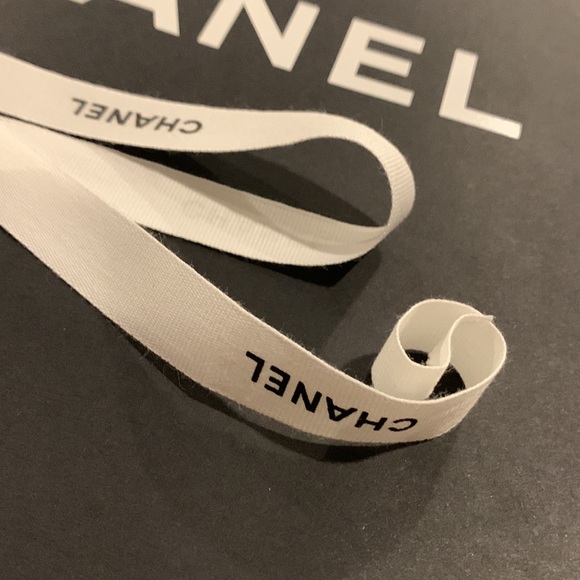 Chanel white ribbon - Picture 3 of 4